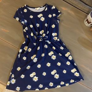 Navy dress with white and yellow daisies